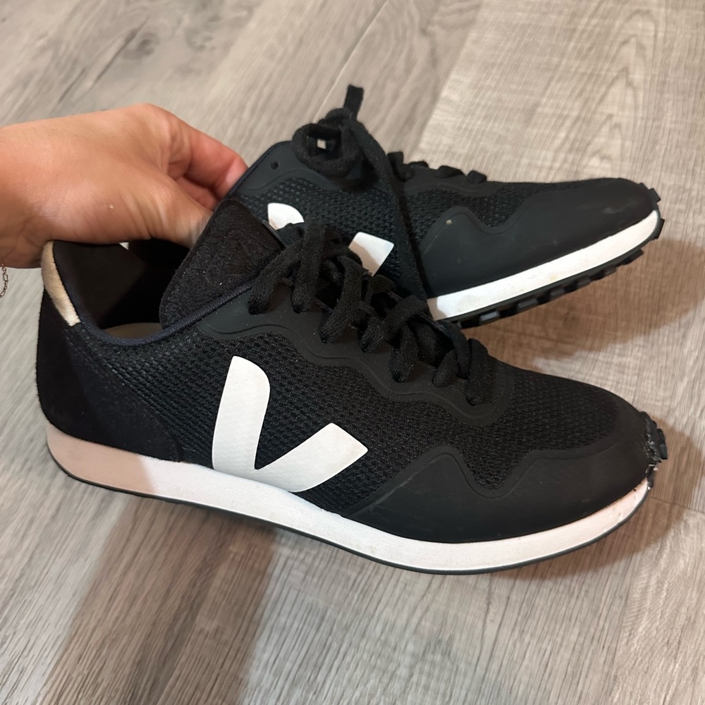 Veja Black running shoes